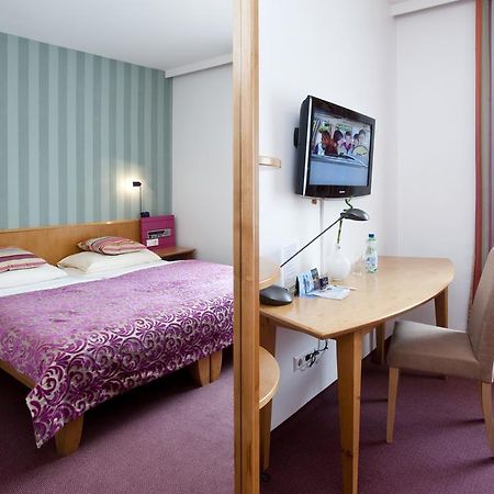 Hotel Geyer Klagenfurt am Woerthersee Bagian luar foto