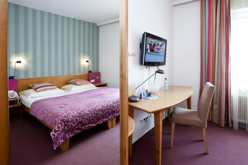 Hotel Geyer Klagenfurt am Woerthersee Bagian luar foto