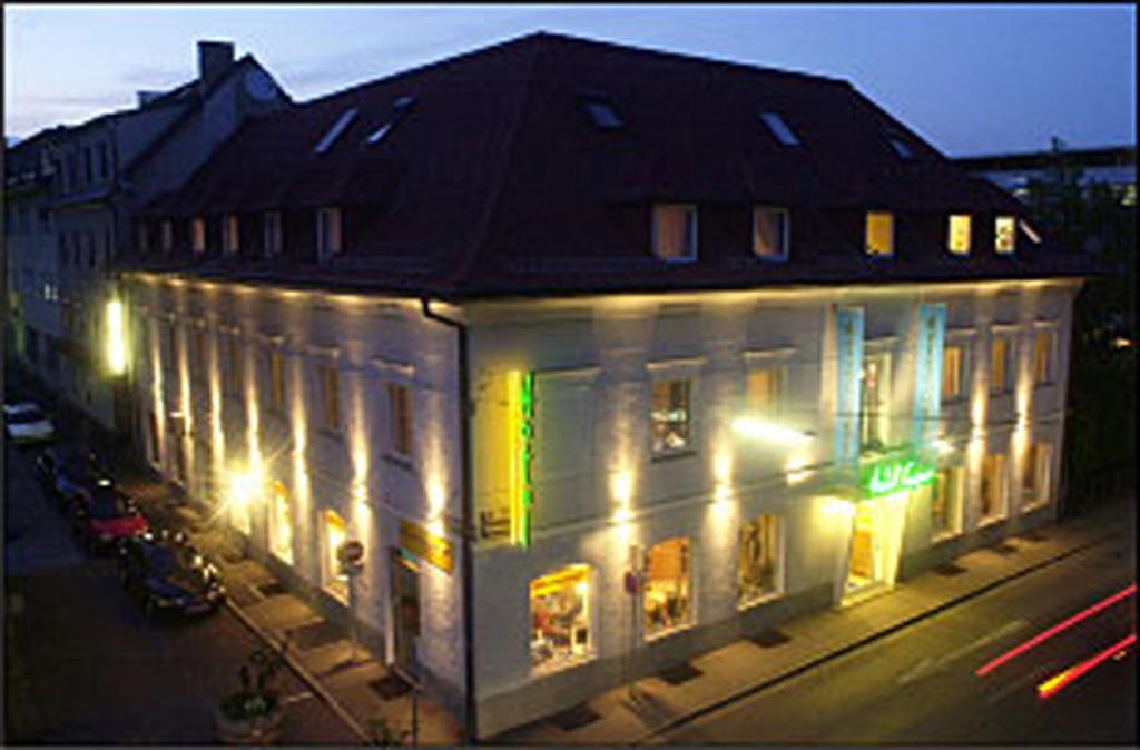 Hotel Geyer Klagenfurt am Woerthersee Bagian luar foto