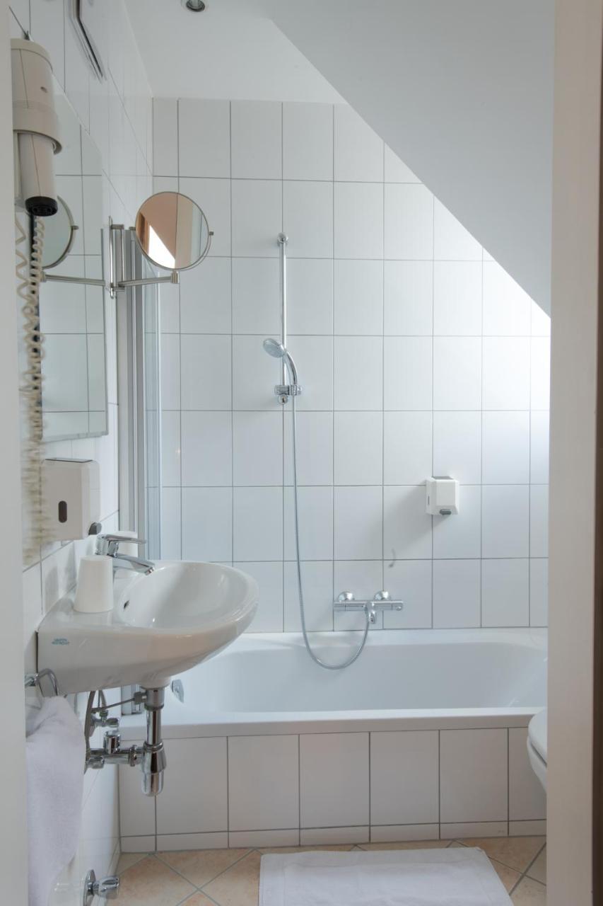 Hotel Geyer Klagenfurt am Woerthersee Bagian luar foto